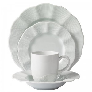 Mitterteich Milena Scalloped Porcelain 16 Piece Dinnerware Set, Service for 4 MTEI1000